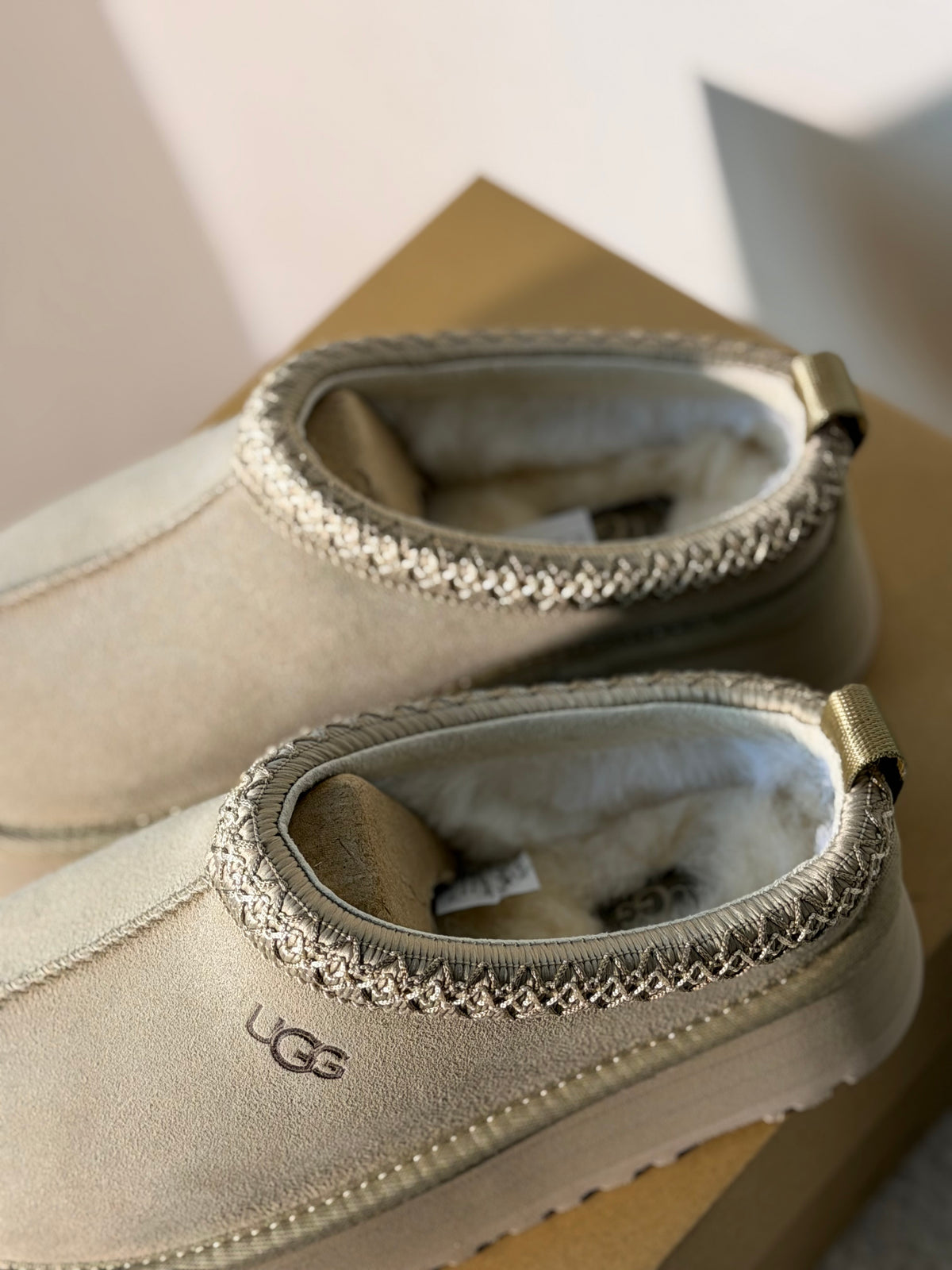 UGG tazz