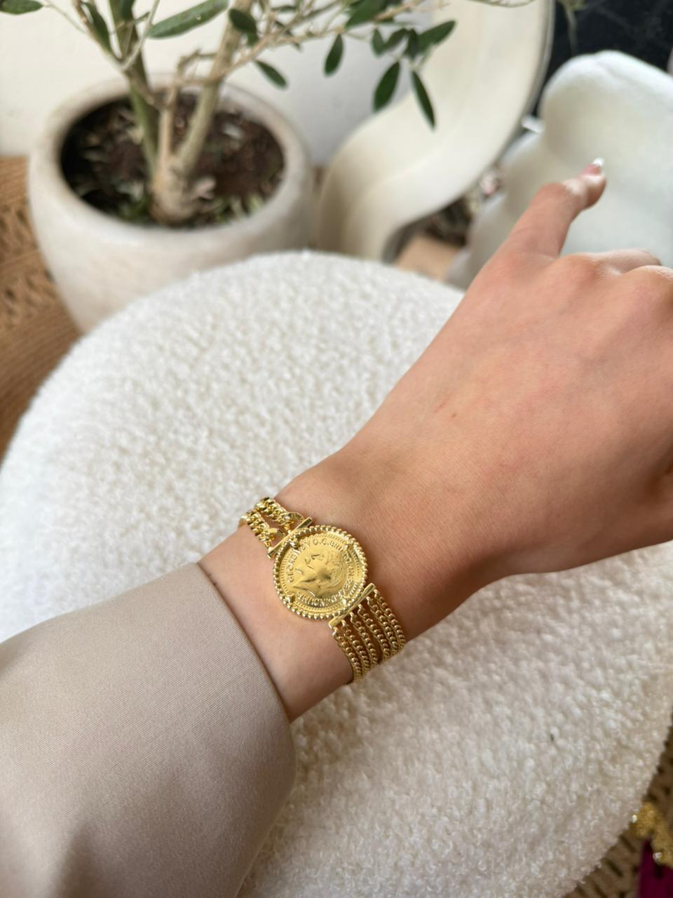 Bracelet