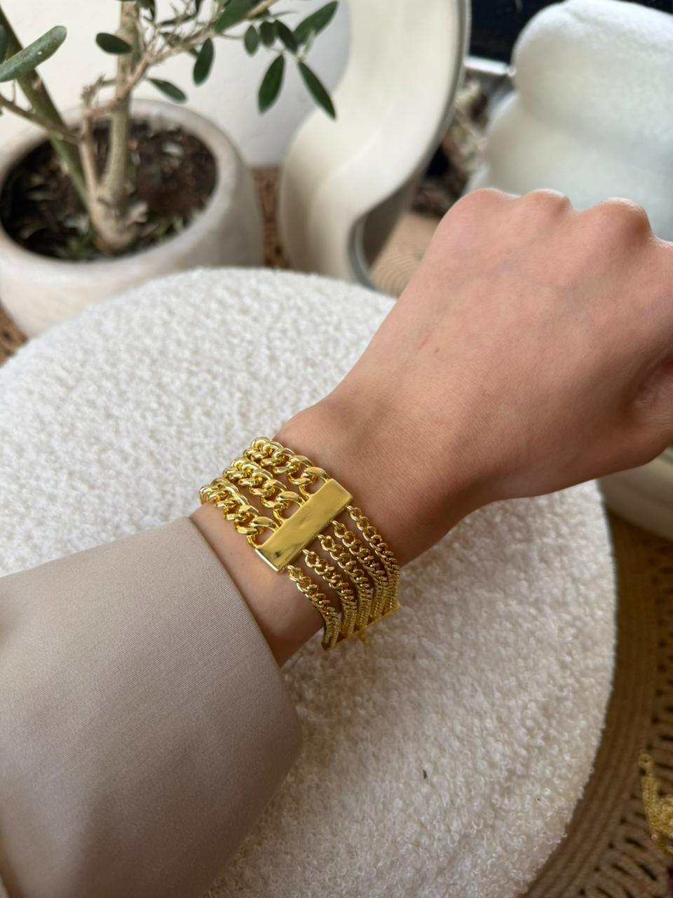 Bracelet